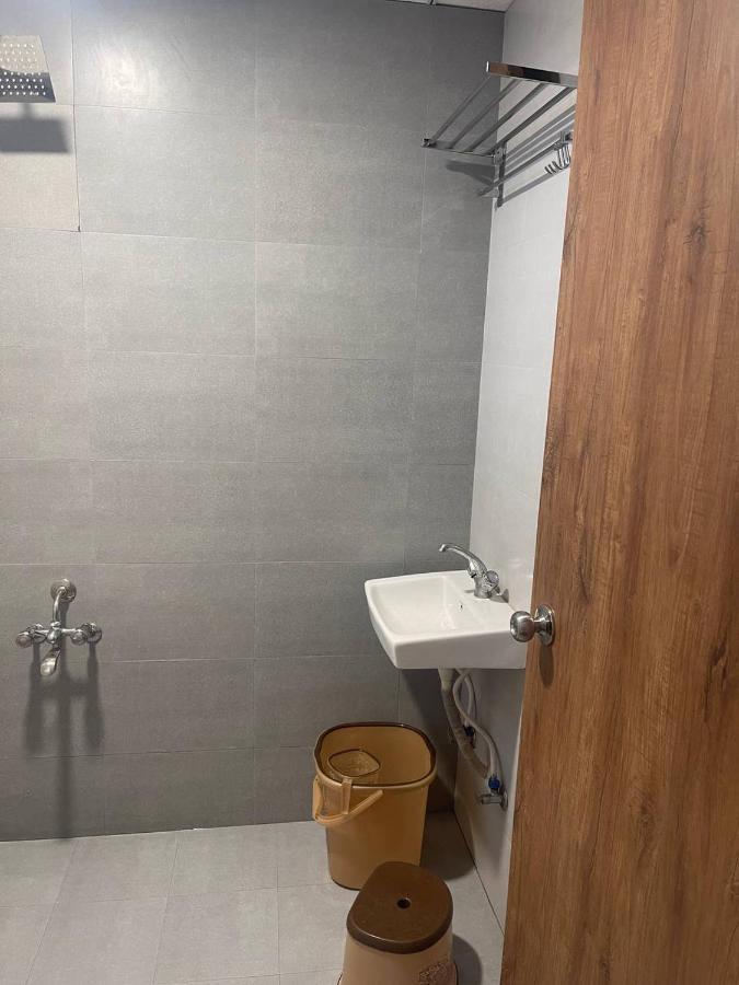 Navsari Hotel Nilkanth מראה חיצוני תמונה