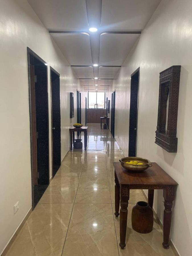 Navsari Hotel Nilkanth מראה חיצוני תמונה