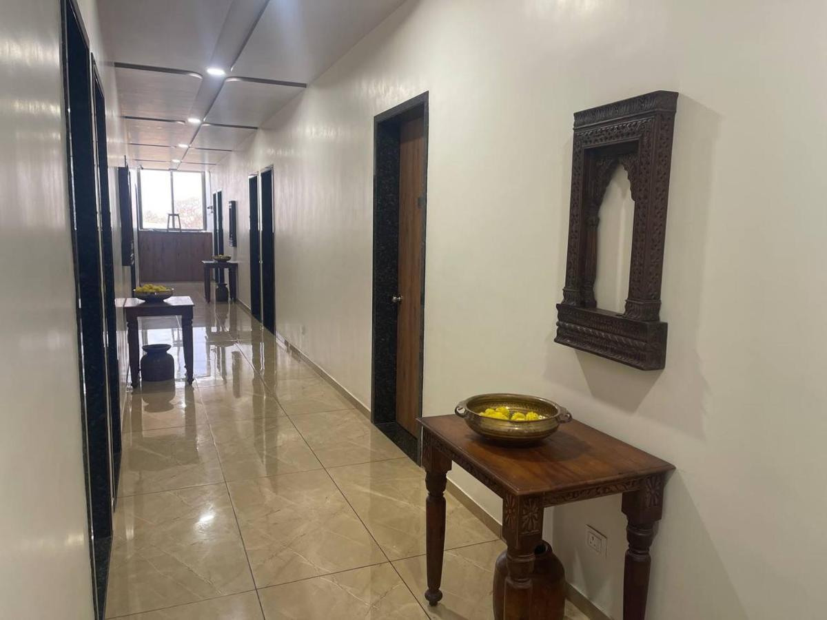 Navsari Hotel Nilkanth מראה חיצוני תמונה
