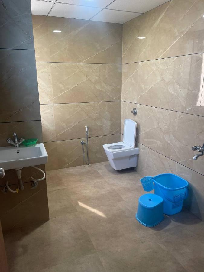Navsari Hotel Nilkanth מראה חיצוני תמונה