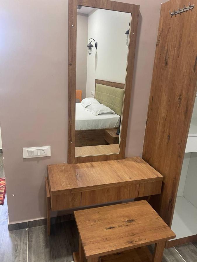 Navsari Hotel Nilkanth מראה חיצוני תמונה
