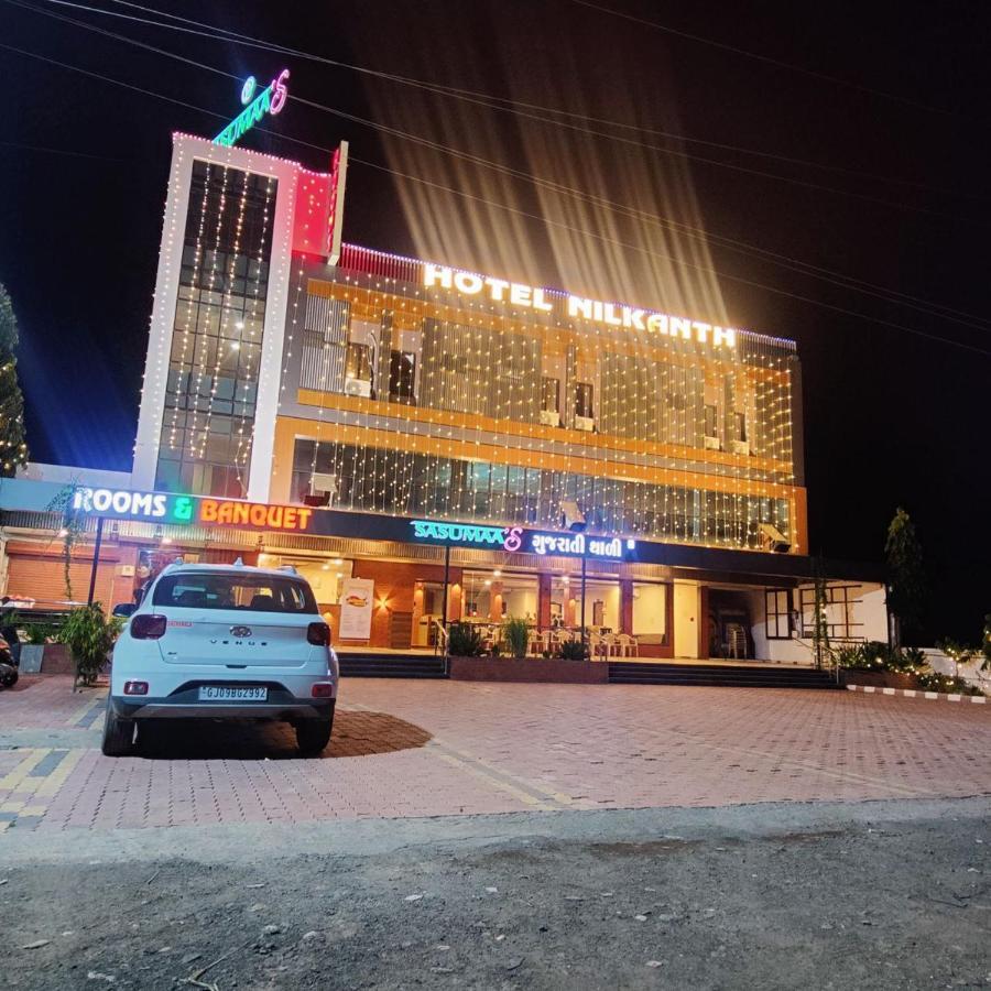 Navsari Hotel Nilkanth מראה חיצוני תמונה