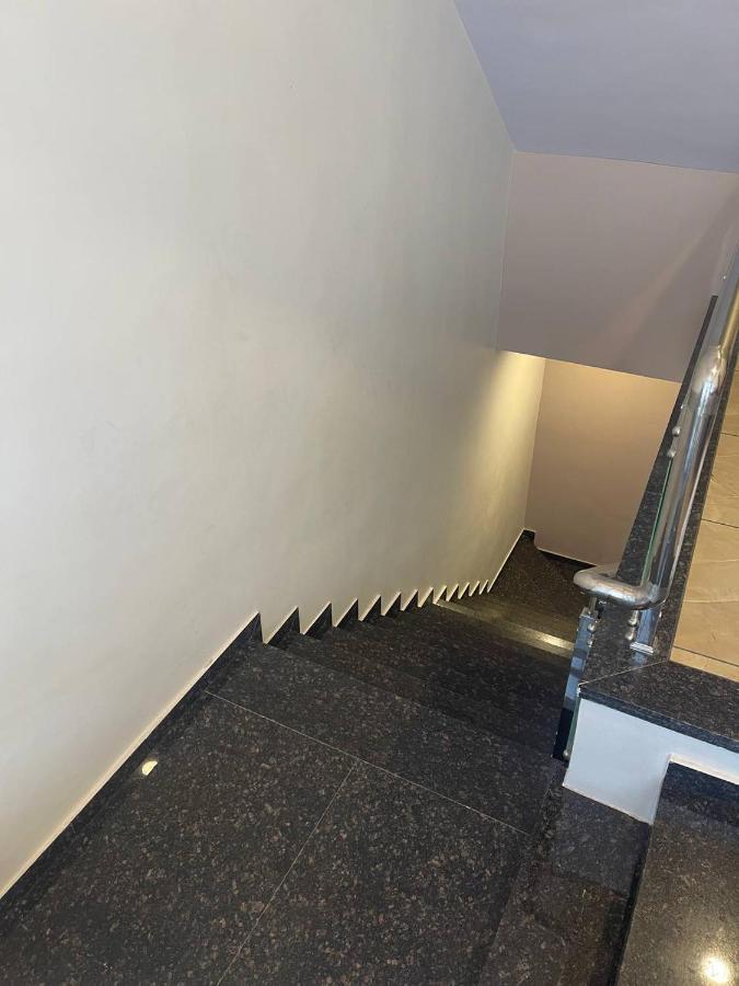 Navsari Hotel Nilkanth מראה חיצוני תמונה
