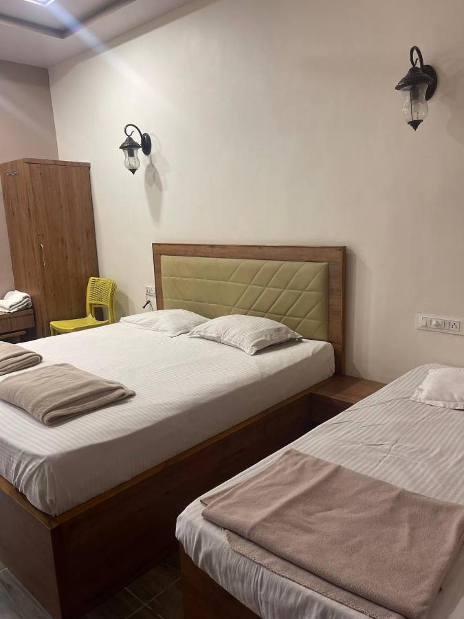 Navsari Hotel Nilkanth מראה חיצוני תמונה