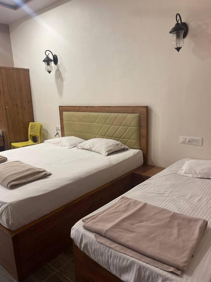 Navsari Hotel Nilkanth מראה חיצוני תמונה