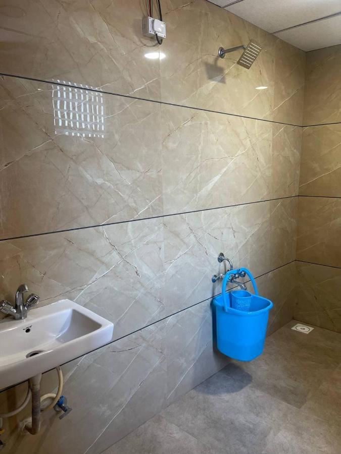 Navsari Hotel Nilkanth מראה חיצוני תמונה