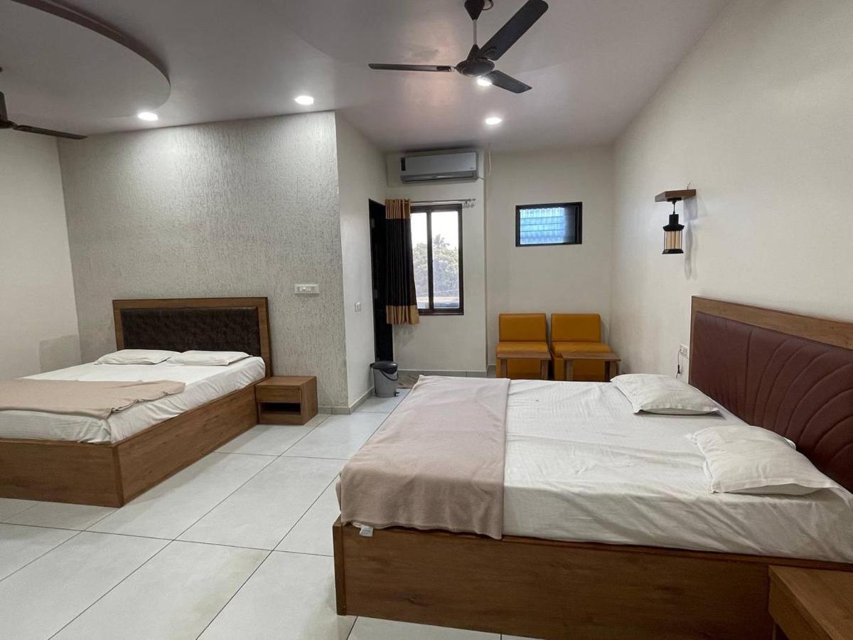 Navsari Hotel Nilkanth מראה חיצוני תמונה